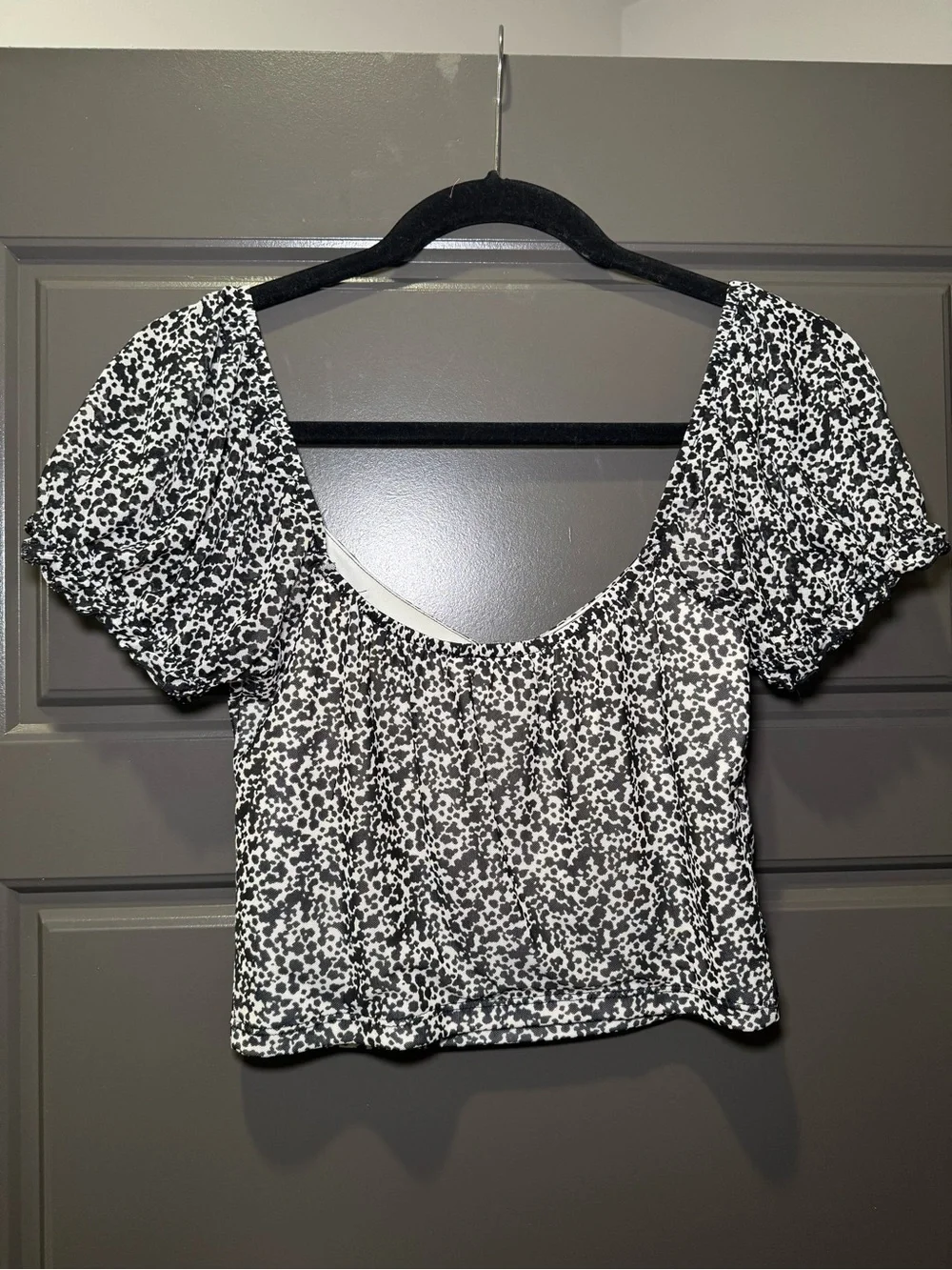 Abound Black and White Spotted Puff Sleeve Crop Top